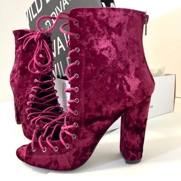 🍍LACE UP BOHO BOOTIES- Cranberry Velvet size 7 - Picture 2 of 8